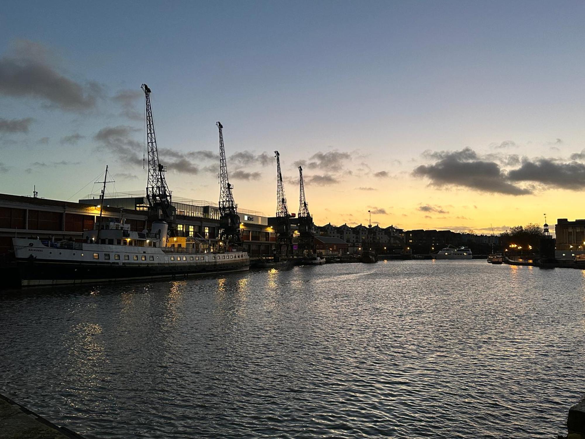 Comfortable City Centre Apartment For Contractors And Couples - City Centre Bristol Luaran gambar